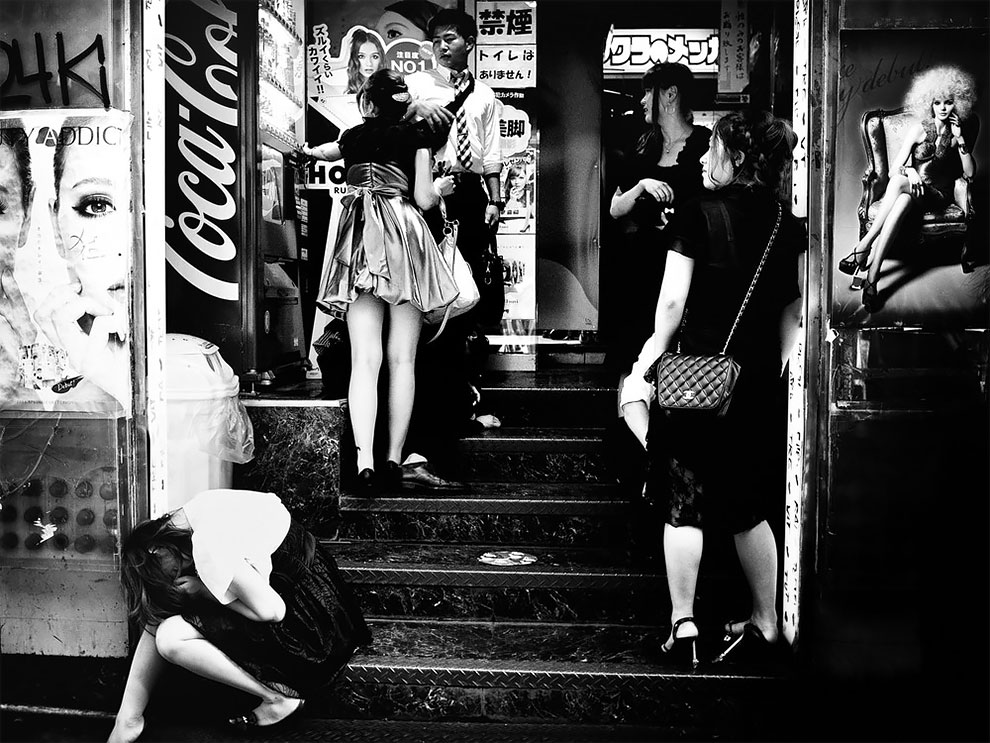 Frenesí urbano en blanco y negro: cuando todo pasa demasiado deprisa…