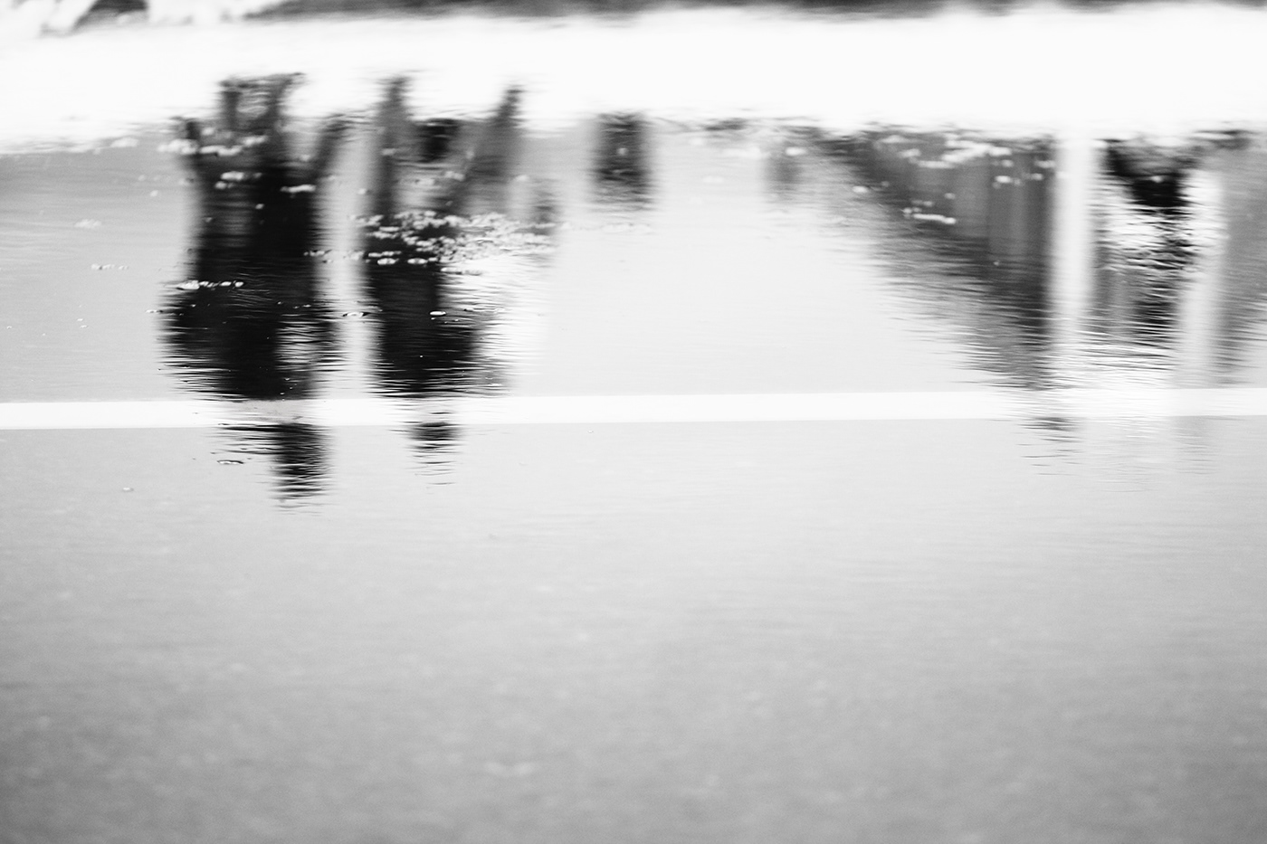 La realidad reflejada en un charco