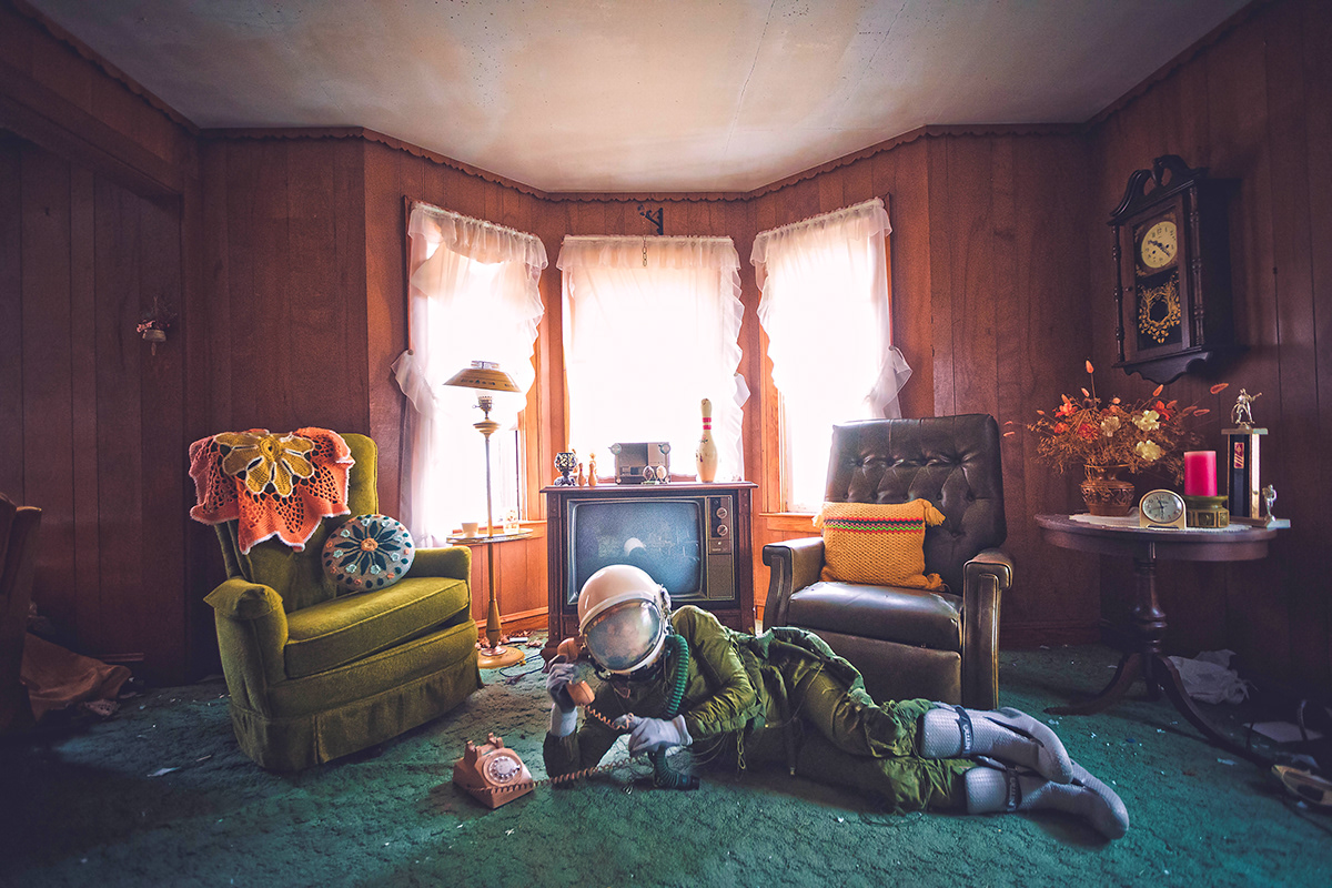 La reconocible distopía del astronauta solitario…