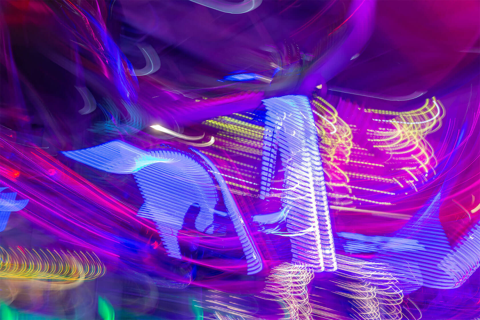 Noche, luces,  velocidad:  pon la cámara, que hay acción…