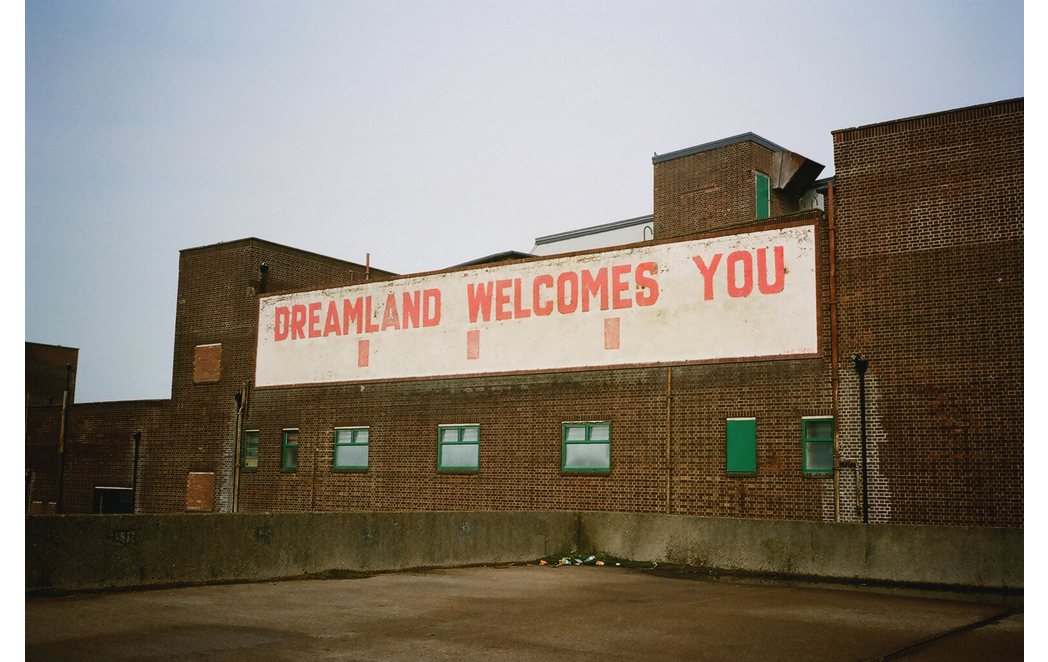 Entre sombras y detalles: la fotografía íntima de Rhiannon Adam…