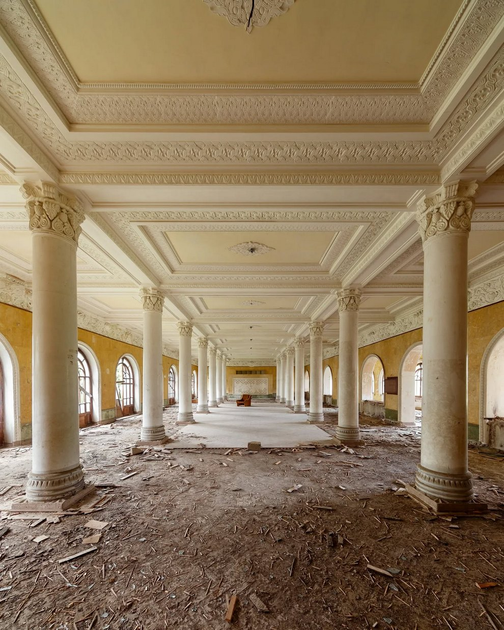 Belleza entre escombros: la mirada fotográfica de Bourriau en Georgia…