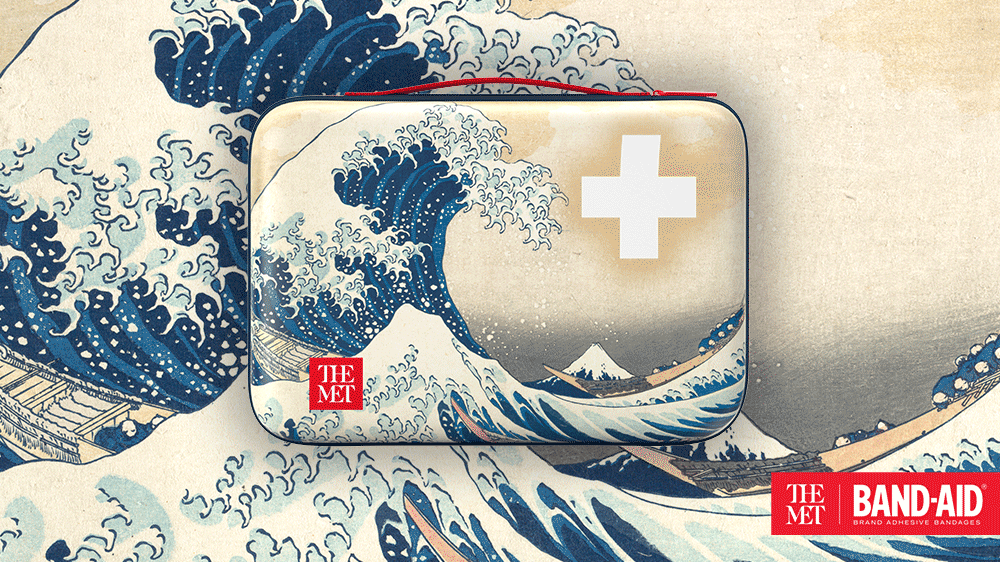 El Met pone a Hokusai y Van Gogh en las tiritas, y la idea es tan absurda que funciona a la perfección…