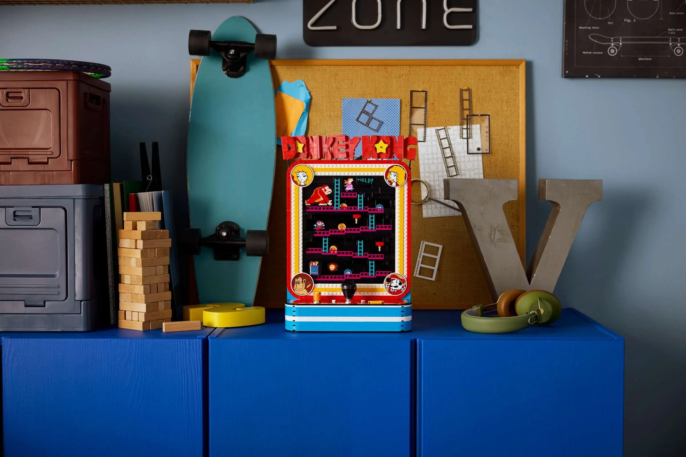 LEGO te invita a reconstruir el momento exacto en el que los videojuegos aprendieron a contar historias…
